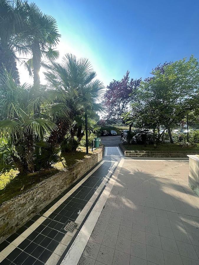 A Casa Di Ada 127 Apartment เปสการา ภายนอก รูปภาพ